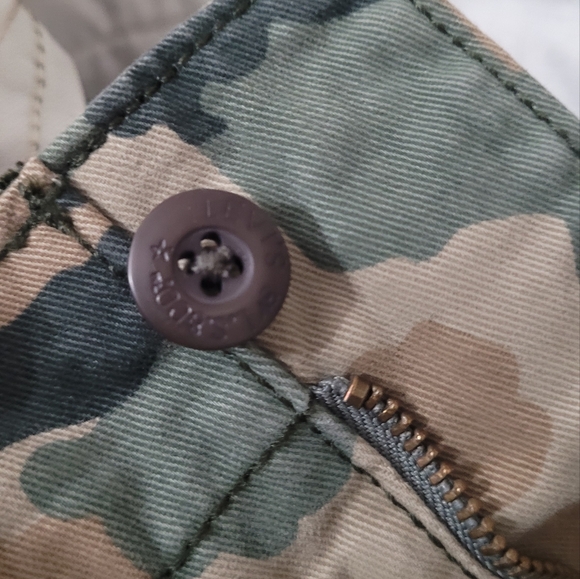 Mens size 36 Levi's Camo utility shorts - Picture 8 of 8